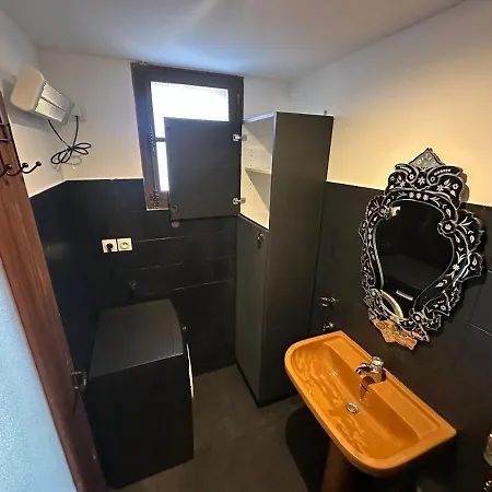 Flc-bail Mobilite - House - Prado 100m - Clim- Box 1 Car Apartment
