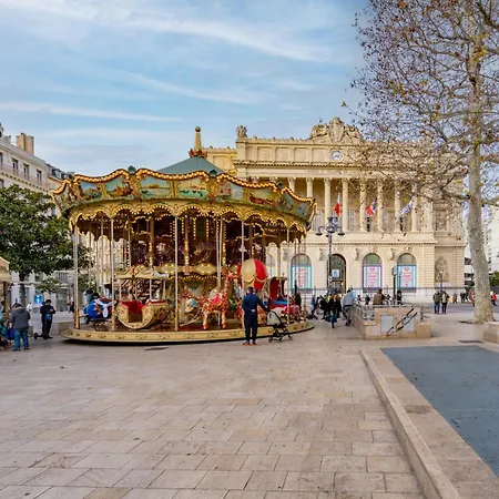 Le Palais Longchamp, Lumineux Emplacement Ideal