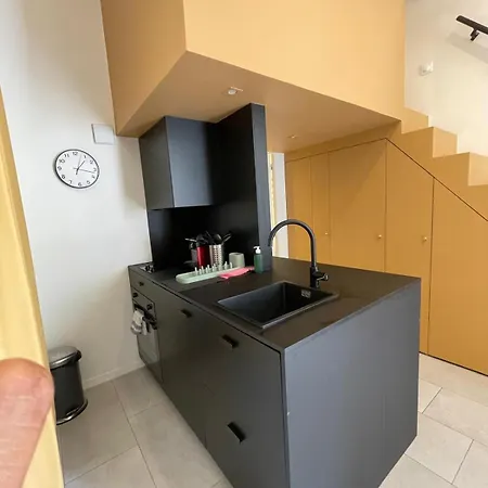Joli *