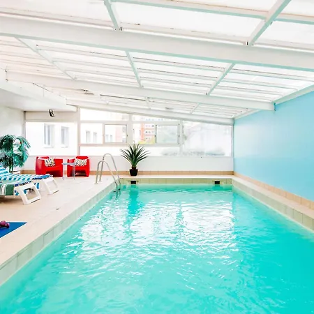 Adagio Access Prado Perier 3*