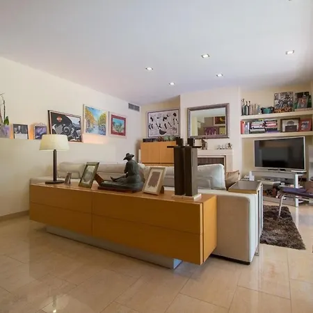 Hideaway With Class Apartment