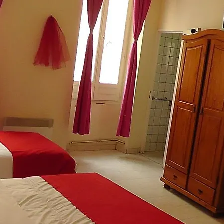 Hotel De La Renaissance 3*