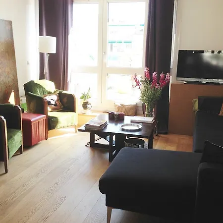 Oda ve Kahvaltı La Petite Maison 2*