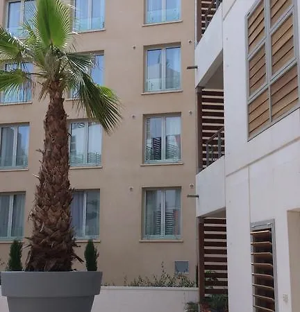 Apartment Le Village 76 M2 Climatisation 1Er Arrondissement Gare A Pied Box Parking Possible *