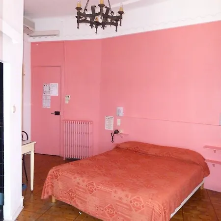 Peron Hotel 3*