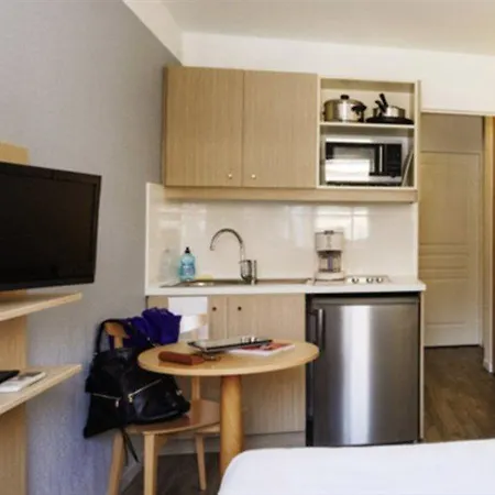 Adagio Access Prado Perier Aparthotel 3*