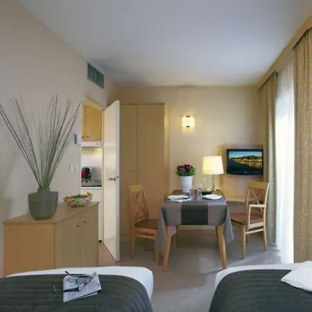 Citadines Prado Chanot 3*