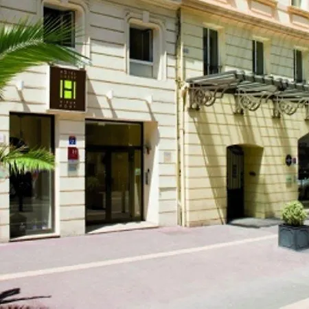 Carre Vieux Port 3*