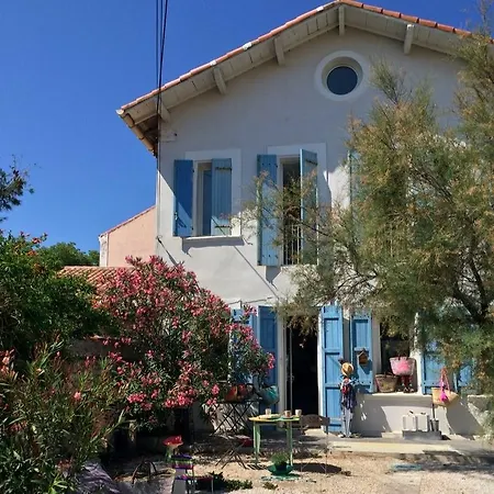 Le Volet Bleu Guest house