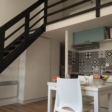 Square Stalingrad Duplex Apartment Marseille