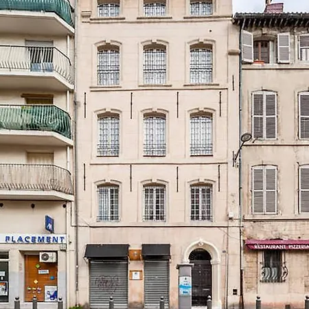 招待所 La Demeure Du Panier 2*