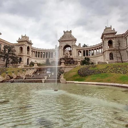 Du Palais Longchamps