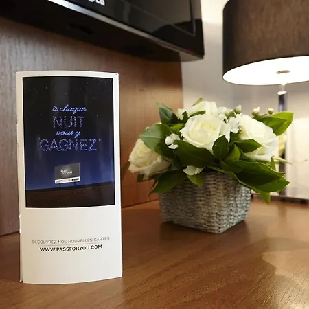 Hotell Kyriad Centre Paradis-prefecture 3*