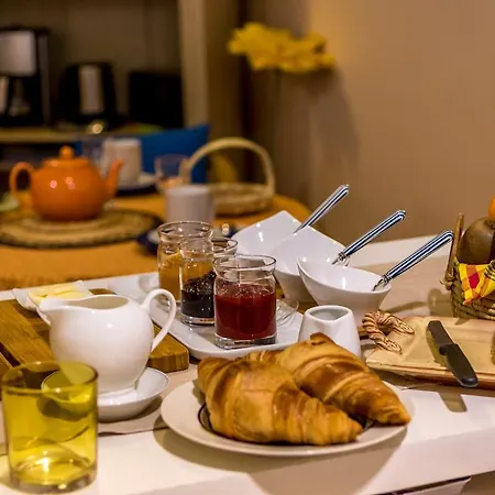 Les Chambres De Jeannette Bed and Breakfast
