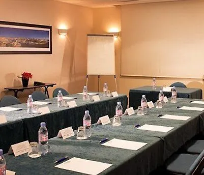 Escale Oceania Vieux Port מלון