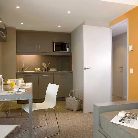 Aparthotel Adagio Vieux Port 4*