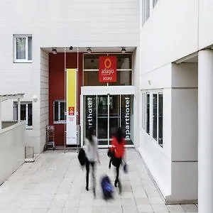 Adagio Access Prado Perier 3*