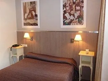 Otel Du Pharo 2*