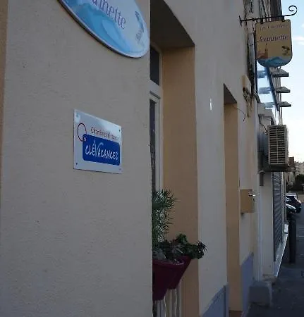 Les Chambres De Jeannette Bed and Breakfast