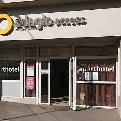 Adagio Access Saint Charles 3*