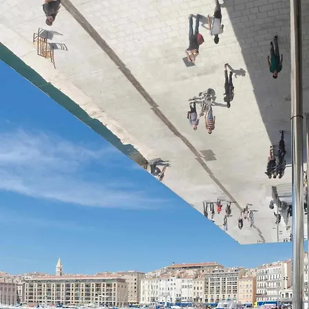 Centre Vieux Port Marseilles