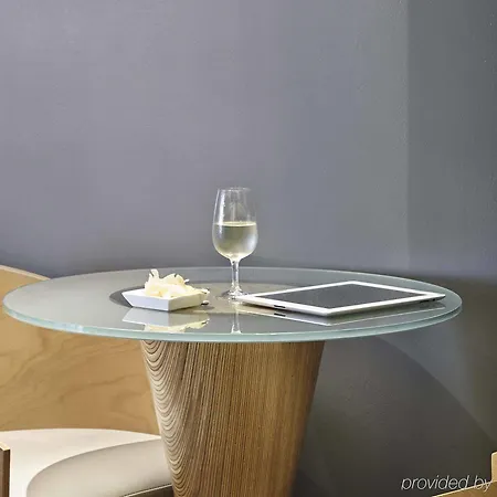 Centre Vieux Port Hotel 3*