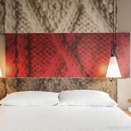 Hotel Ibis Timone 3*
