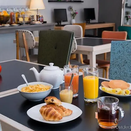 Hotel Edmond Rostand 3*