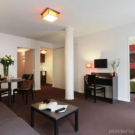 Adagio Access Saint Charles 3*