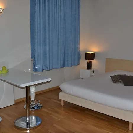 Apartahotel Residhotel Vieux Port 3*