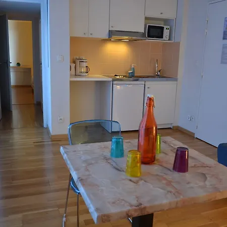Apartahotel Residhotel Vieux Port 3*
