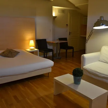 Apartahotel Residhotel Vieux Port 3*