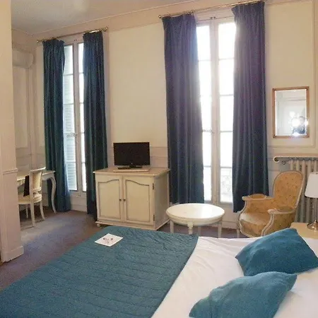 Hotel Ibis Styles Vieux Port 3*
