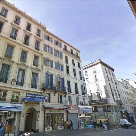 Hotel Ibis Styles Vieux Port 3*