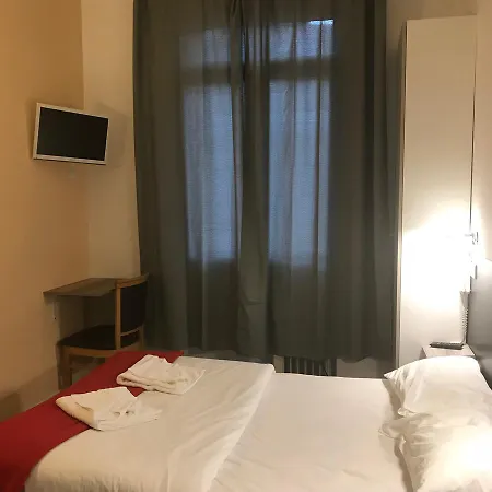 Lutetia Hotel 2*