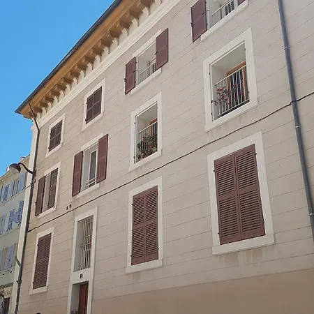 Les Marches De St Charles - 100m2