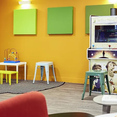 Hotel Ibis Styles Vieux Port 3*