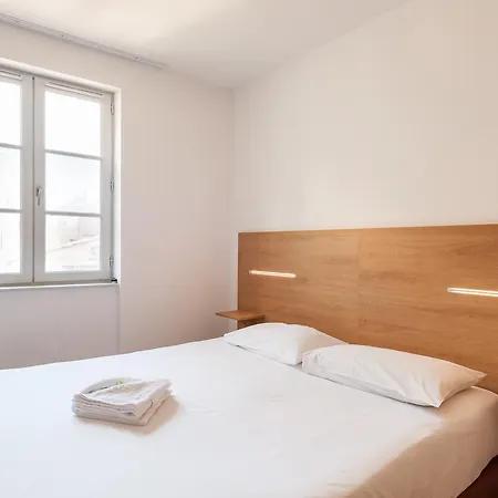 Residhotel Vieux Port Apartahotel