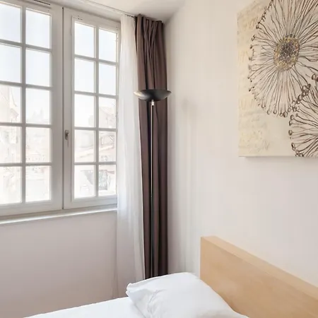 Residhotel Vieux Port 3*