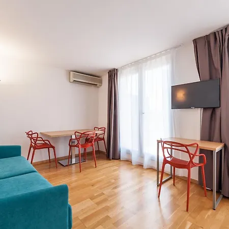 Apartahotel Residhotel Vieux Port 3*