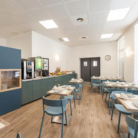 Residhotel Vieux Port 3*