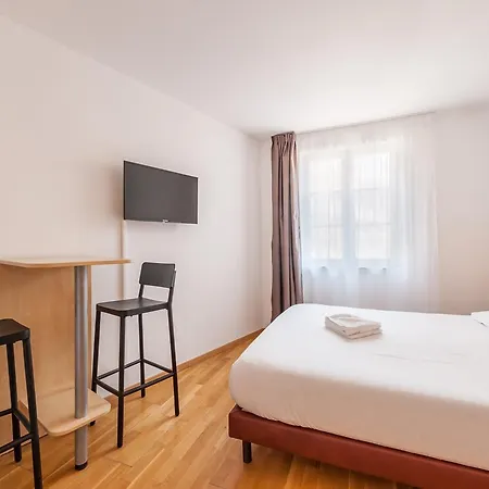 Residhotel Vieux Port 3*