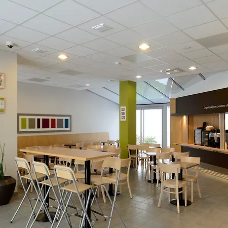 Hotel Centre La Joliette 3*