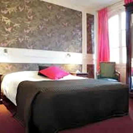 Ibis Styles Vieux Port Hotel 3*