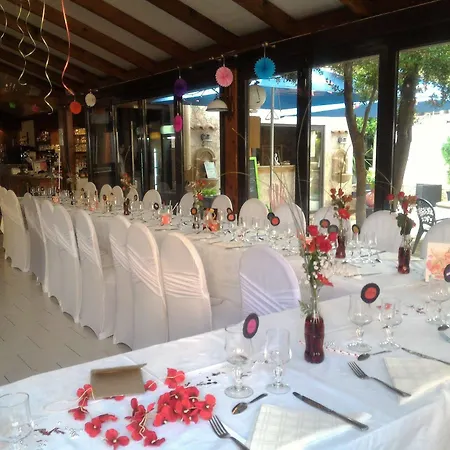 Logis Les Cigalons 2* Marsiglia