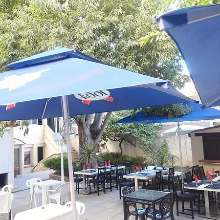 Hotel Logis Les Cigalons Marsiglia