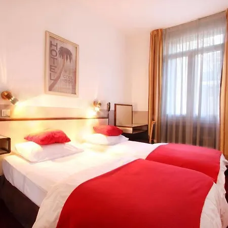 Lutetia Hotel 2*