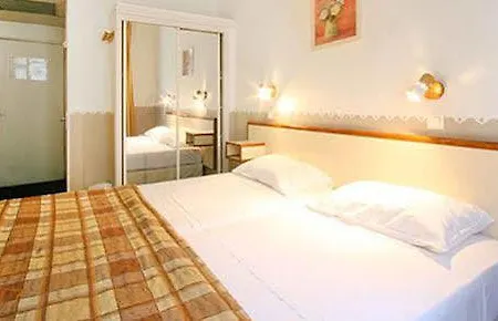 Hotel Lutetia 2*
