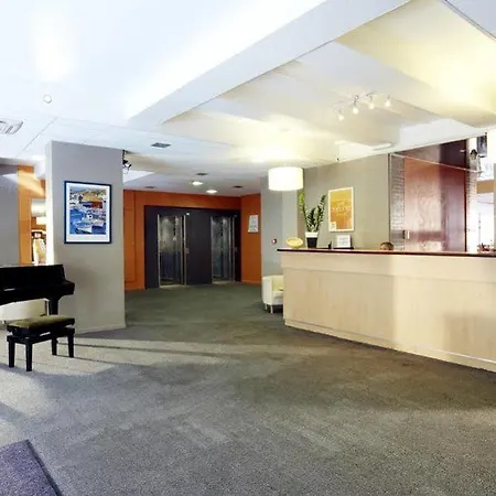 Ibis Centre Prefecture Hotel 3*