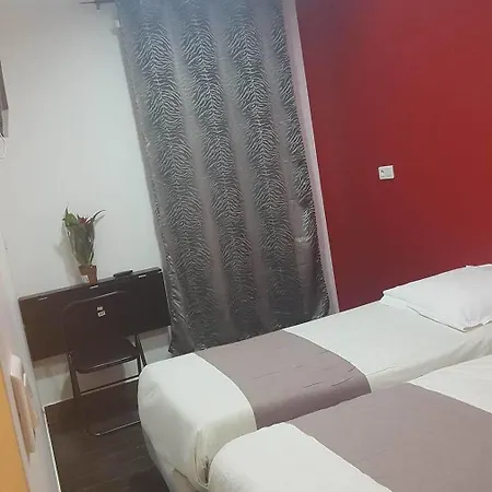De La Faculte Hotel